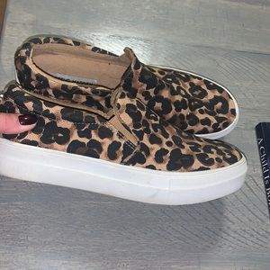 Steve Madden leopard slip ins